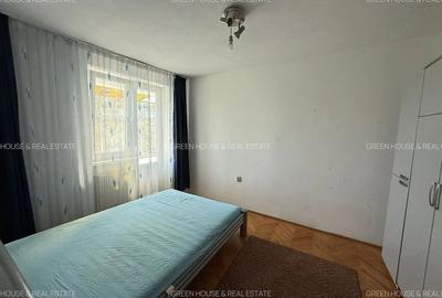 Apartament cu 2 camere semidecomandat în Piața Centrală