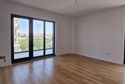 Apartament cu 3 camere decomandat în Est
