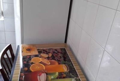 Garsonieră decomandată în Apărătorii Patriei