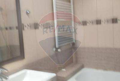 Apartament cu 2 camere decomandat în Funcționarilor