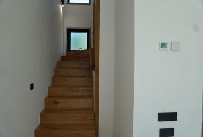Casă cu 5 camere cu Canalizare în Tunari - 11