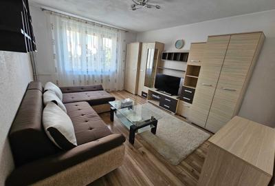 Apartament cu 3 camere decomandat în Iosia