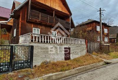 Casă individuală cu 4 camere cu Canalizare în Calea Moldovei - 1