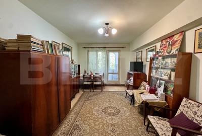 Apartament cu 4 camere decomandat, mobilat în Tudor