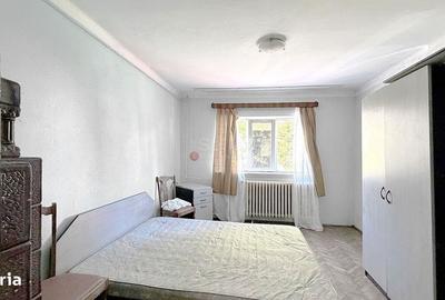 Casă cu 4 camere în Noua