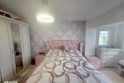 Apartament cu 3 camere decomandat în Șcheia