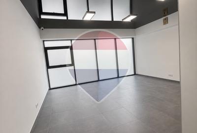 Spațiu comercial, de 150 mp, în Vitan