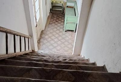 Casă cu 2 camere cu Teren 680 Mp în Războieni-Cetate