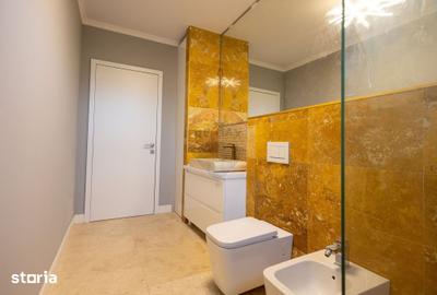Casă cu 5 camere cu Teren 1600 Mp în Central