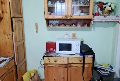 Apartament cu 3 camere semidecomandat în Est