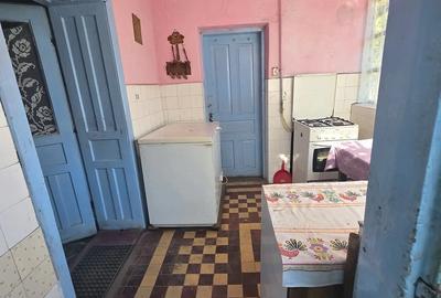 Casă cu 2 camere cu Teren 548 Mp în Crizbav - 1