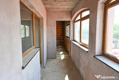 Casă cu 7 camere în Central