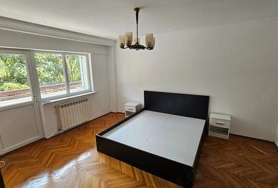 Apartament cu 3 camere decomandat în Nord
