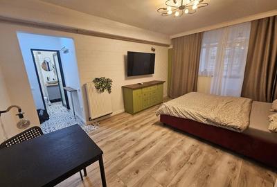 Garsonieră decomandată, mobilată în Central