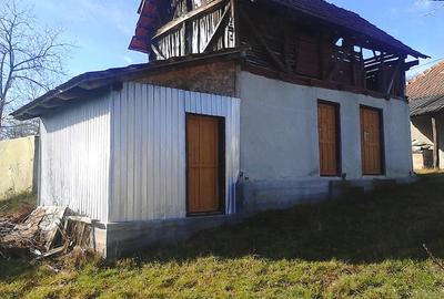 Casă cu 2 camere cu Teren 4120 Mp în Ilovu