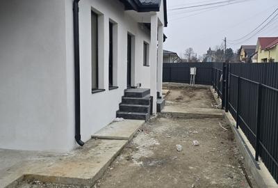 Casă cu 3 camere cu Teren 400 Mp în Bârnova
