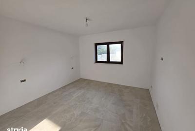Casă cu 2 camere cu Teren 450 Mp în Cetate - 8