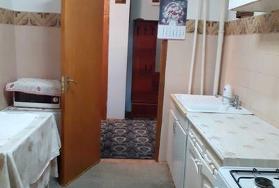 Apartament cu 2 camere decomandat în Ostroveni