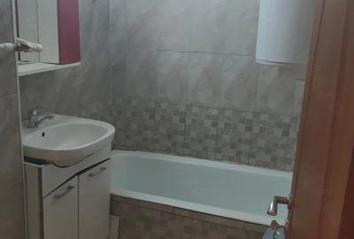 Apartament cu 3 camere decomandat în Progresul - 2