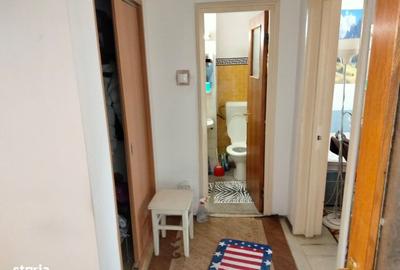 Apartament cu 3 camere semidecomandat în Bucur Obor