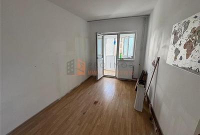 Apartament cu 3 camere decomandat în Unirii Sud - 2