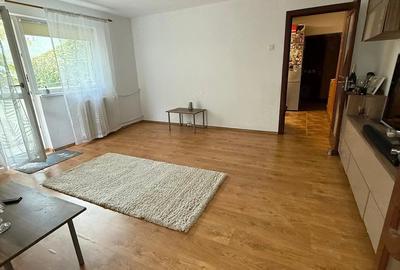 Apartament cu 3 camere semidecomandat în Brazda lui Novac