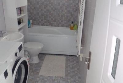 Casă cu 4 camere cu Teren 245 Mp în Prundu