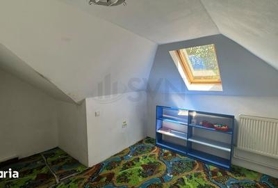 Casă cu 9 camere cu Teren 800 Mp în Vitan