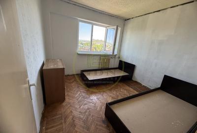 Apartament cu 4 camere semidecomandat în Calea București - 2