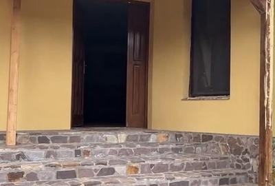 Casă cu 3 camere cu Teren 500 Mp în Central