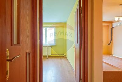 Apartament cu 3 camere circular în Astra - 10
