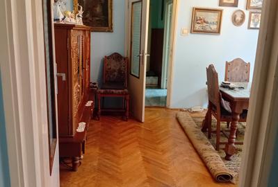 Apartament cu 3 camere semidecomandat în Ultracentral