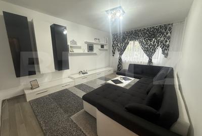 Apartament cu 3 camere decomandat, mobilat în Micro 3