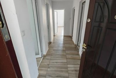 Spațiu comercial, de 84 mp, în Central - 6
