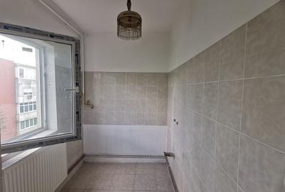 Garsonieră decomandată în Micro 1