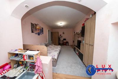 Apartament cu 2 camere semidecomandat în Vest - 1