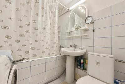 Apartament cu 3 camere semidecomandat în P-ța Victoriei - 11