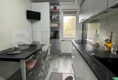 Apartament cu 3 camere decomandat în Central