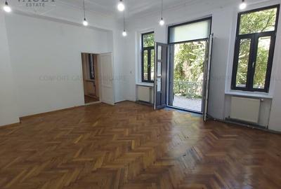Apartament cu 3 camere semidecomandat în Știrbei Vodă