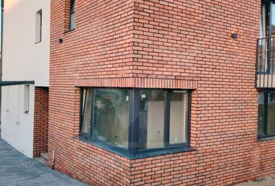 Duplex cu 5 camere cu Canalizare în Dezmir