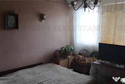 Apartament cu 2 camere decomandat în Eroii Revoluției