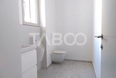Casă individuală cu 11 camere cu Canalizare în Central - 55