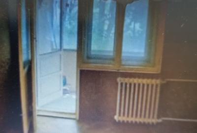 Apartament cu 3 camere decomandat în Berceni - 2