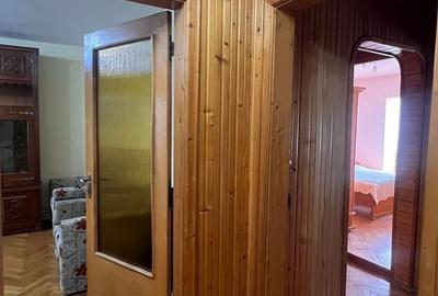 Apartament cu 4 camere decomandat în Podgoria