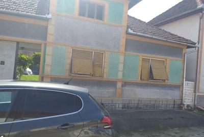 Casă cu 3 camere în Exterior Vest