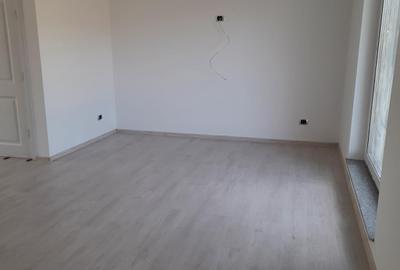 Duplex cu 4 camere cu Teren 250 Mp în Burdujeni - 2