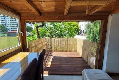 Apartament cu 3 camere semidecomandat în Vitan