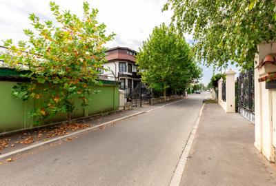 Duplex cu 12 camere cu Canalizare în Băneasa - 1