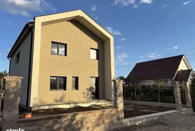 Casă cu 4 camere în Dumbrăvița - 2