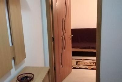 Apartament cu 2 camere semidecomandat în Km 4 - 4